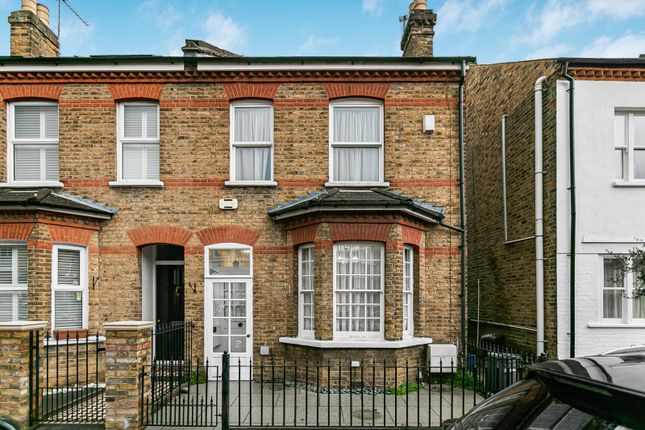 Heath Gardens, Twickenham, TW1 2 bed semi