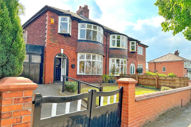 Hollinwood Avenue, Chadderton... 3 bed semi
