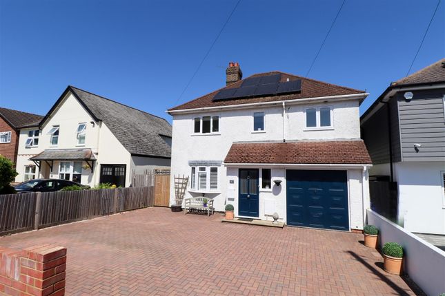 Queens Road, Fleet GU52 4 bed detached house for sale
