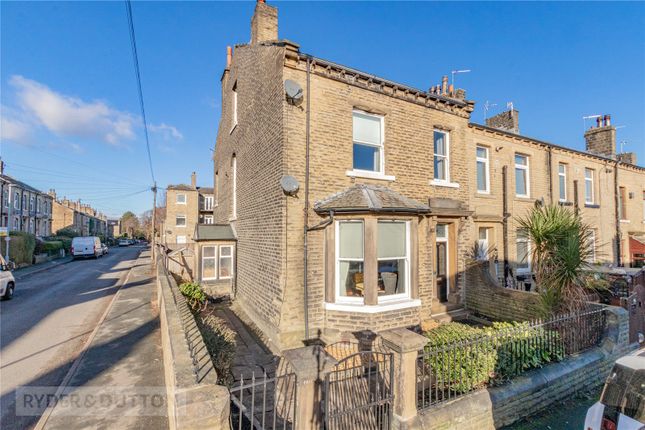 Savile Road, Elland, HX5 6 bed end of terrace house for sale