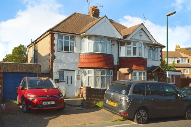 Newtown Avenue, Bognor Regis, West... 3 bed semi