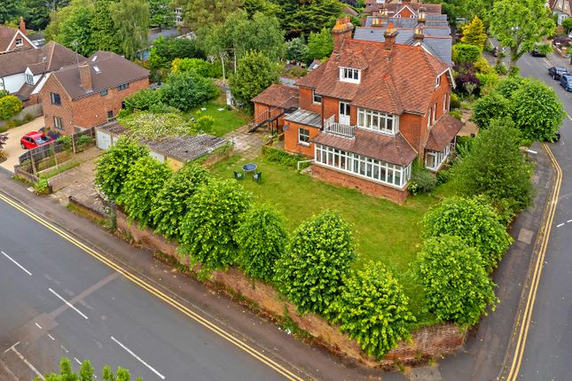 6 bedroom detached house for sale