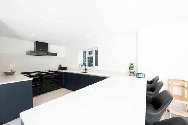 Southern Road, Southampton SO30 4 bed detached house for sale