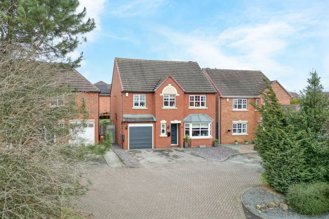 Two Oaks Avenue, Burntwood WS7 5 bed detached house for sale