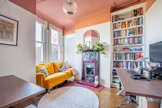 Knavesmire Crescent, York 2 bed terraced house for sale