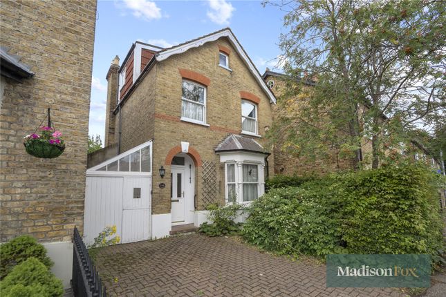 2 bedroom link detached house for sale