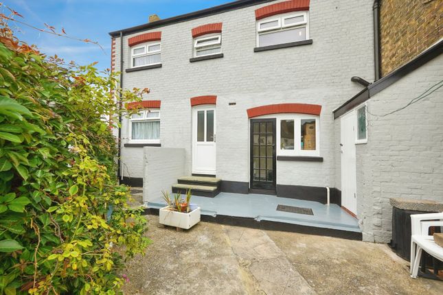 4 bedroom end of terrace house for sale