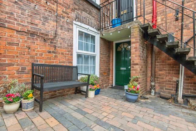 Studio flat for sale