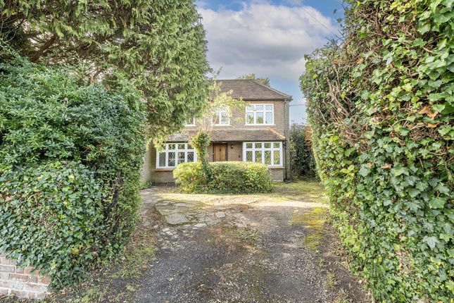 Botley Road, Chesham, HP5 3 bed detached house for sale