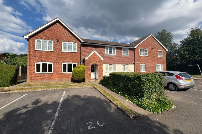Swan Way, Fleet GU51 1 bed apartment for sale