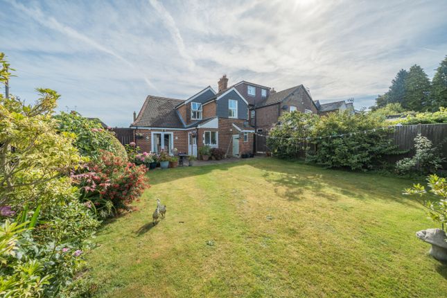 Hill Road, Surrey GU26 4 bed detached house for sale