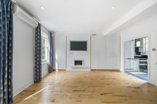 Stadium Street, Chelsea SW10 2 bed apartment for sale