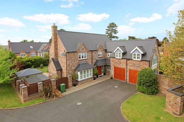 6 bedroom detached house for sale