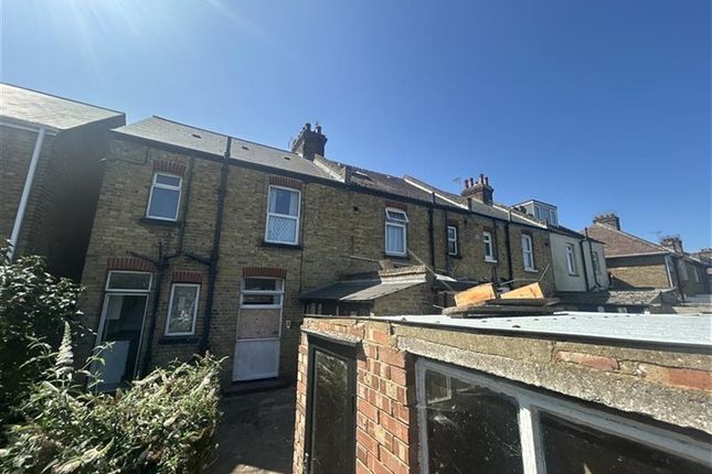 3 bed end terrace house