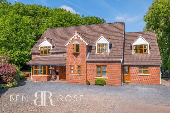Valley Road, Preston PR1 5 bed detached house for sale