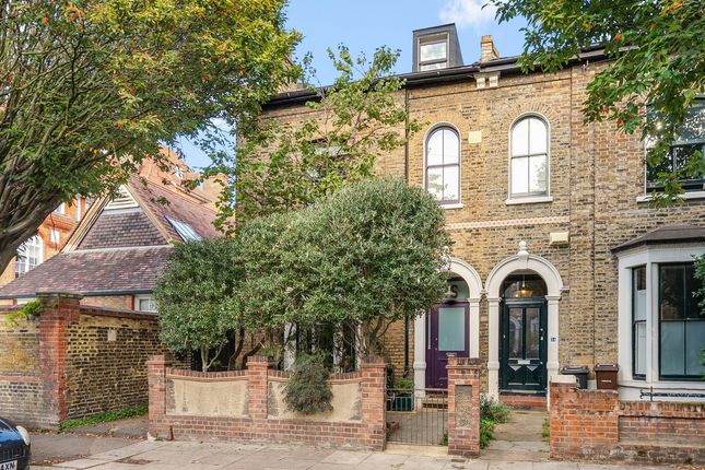 Elrington Road, London, E8 5 bed end of terrace house for sale