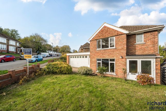 Grosvenor Road, Kingshill, Swindon, SN1 3 bed detached house for sale