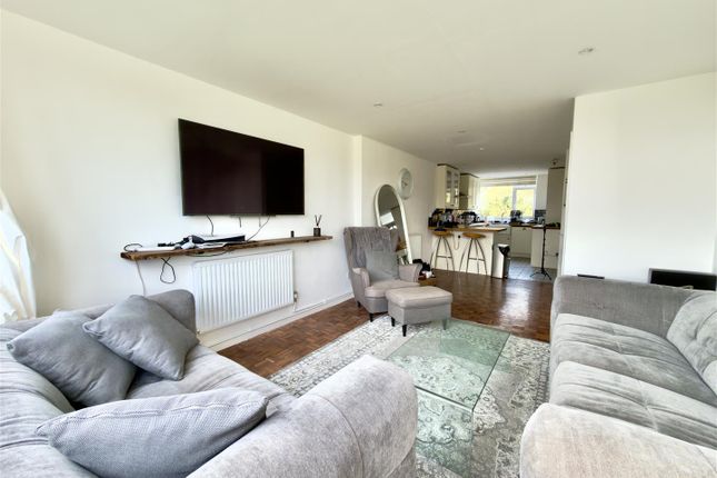 Hailey Place, Cranleigh 2 bed flat for sale