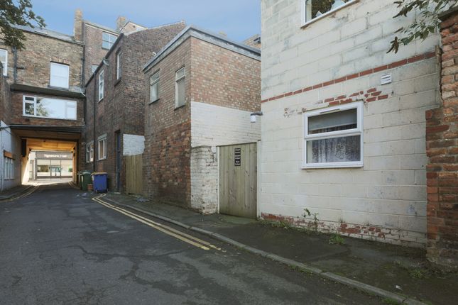 Royal Avenue, Scarborough YO11 1 bed flat for sale