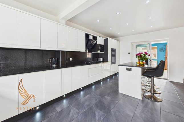 Denaby Avenue, Conisbrough DN12 4 bed semi