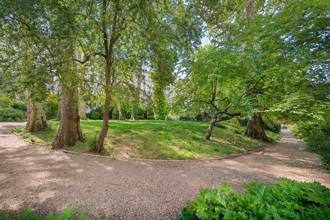 Arundel Gardens, Notting Hill 2 bed flat for sale