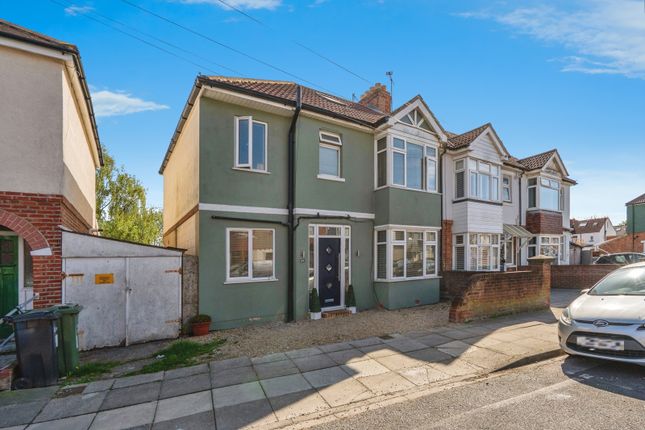 5 bedroom end of terrace house for sale