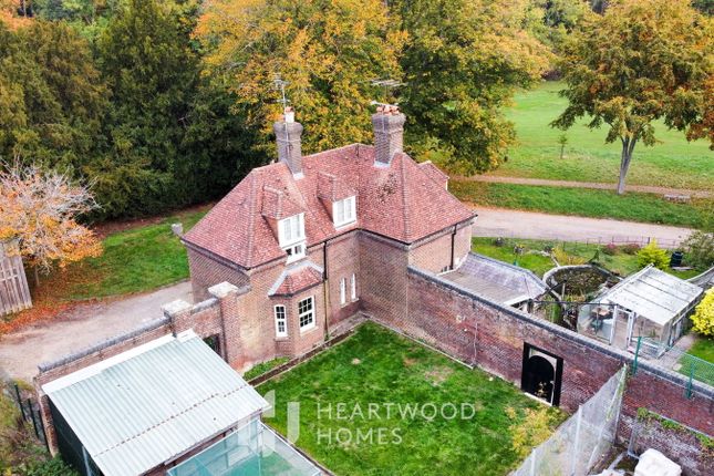 Gardeners Cottage, Batchwood Hall... 3 bed detached house for sale