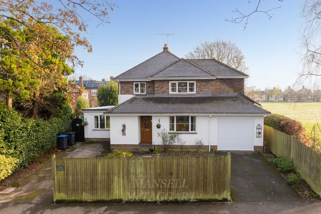 Windmill Lane, East Grinstead RH19 4 bed detached house for sale