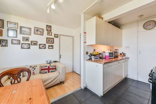 Hillingdon Street, Kennington... 3 bed flat for sale