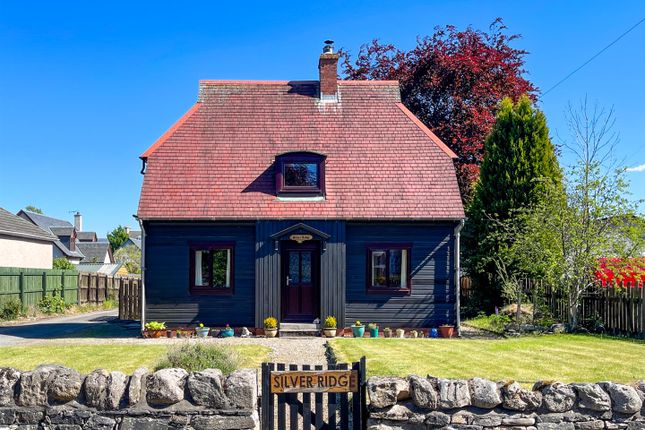 4 bed detached house