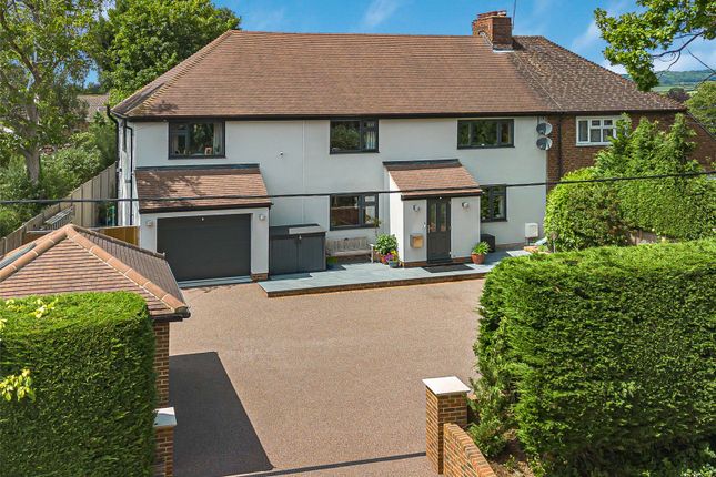 Moat Lane, Pulborough, West Sussex, RH20 5 bed semi