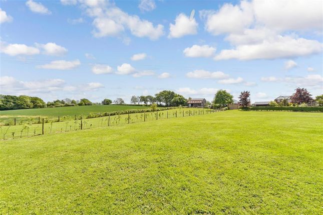 5 bed detached house