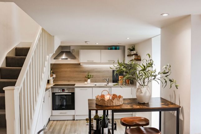 Northampton NN1 1 bed flat for sale