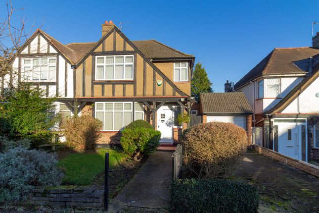 Glendale Avenue, Edgware, HA8 3 bed semi
