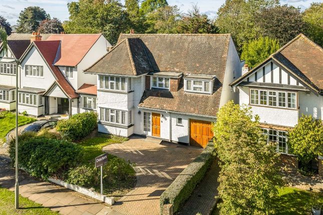 6 bedroom detached house for sale