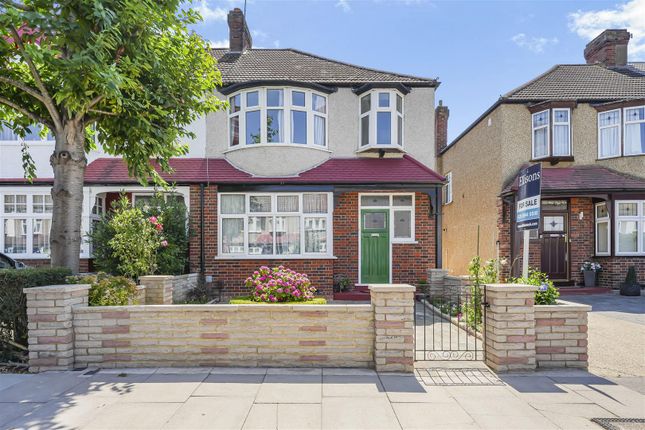 Crossway, Raynes Park SW20 3 bed end of terrace house for sale