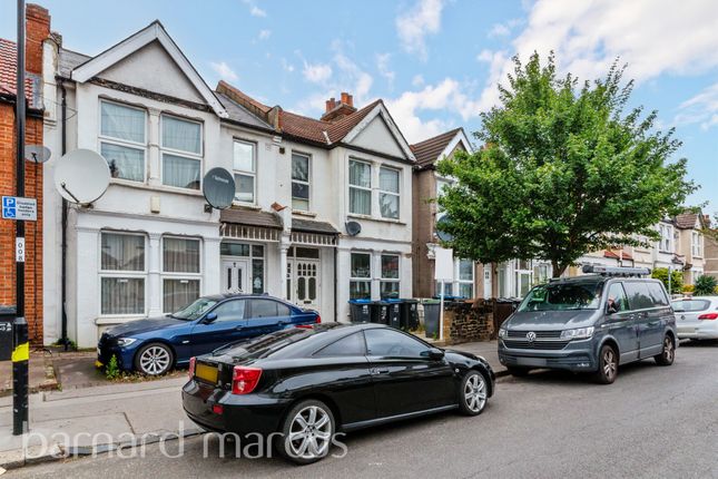 3 bedroom flat for sale