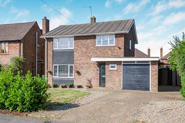 New Pond Road, Holmer Green HP15 3 bed detached house for sale