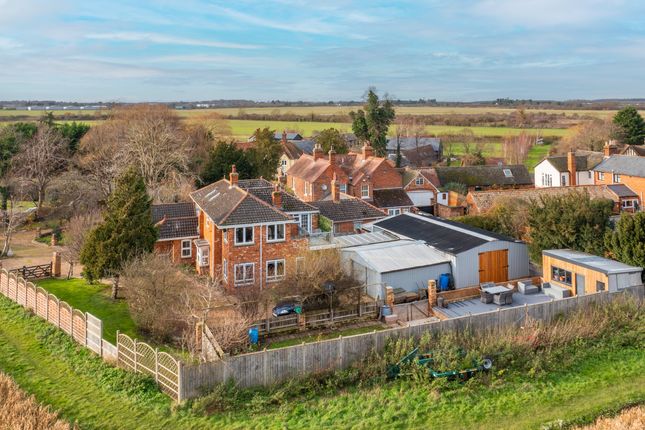 5 bed detached house