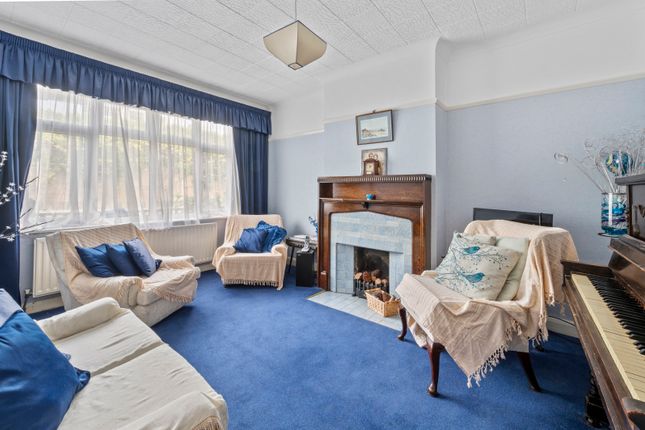 Chase Side Avenue, London SW20 3 bed terraced house for sale