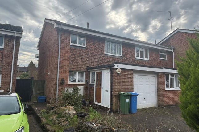 St. Josephs Road, Aldershot GU12 3 bed semi