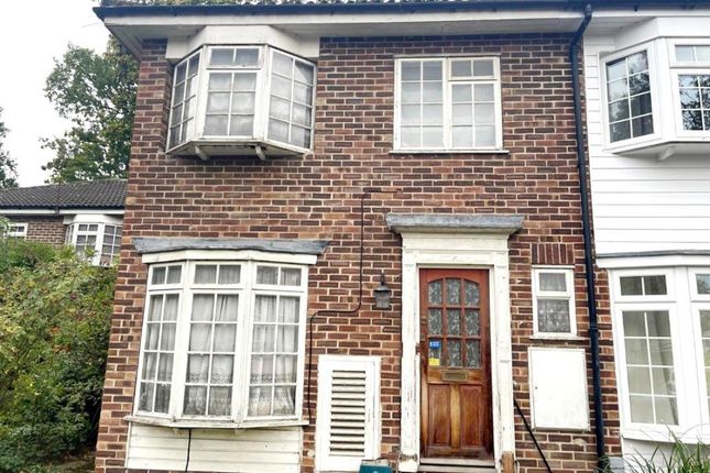 Woking,  Surrey,  GU22 3 bed end of terrace house for sale