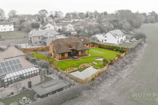 Holly Farm Court, Doncaster DN6 4 bed detached house for sale