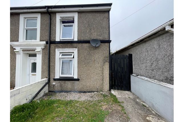 North Parade, Camborne, Camborne 2 bed end of terrace house for sale