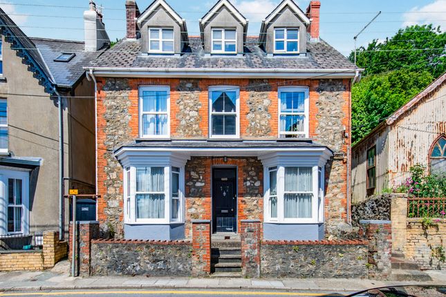 4 bedroom flat for sale
