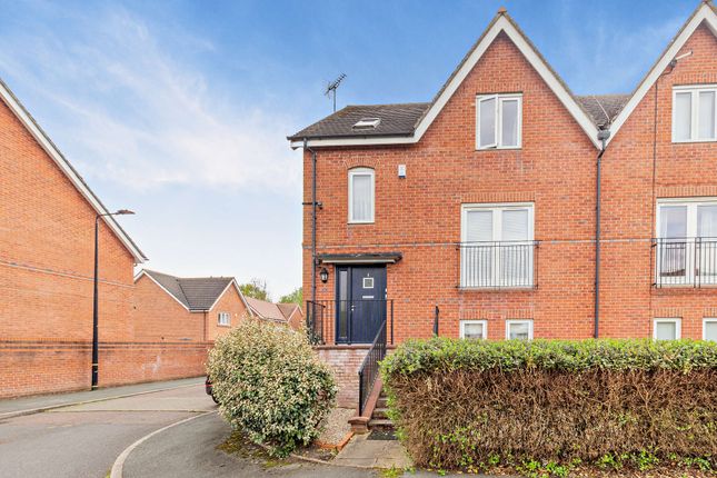 5 bedroom semi-detached house for sale