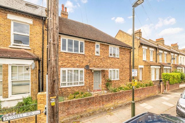 Russell Road, London SW19 2 bed maisonette for sale