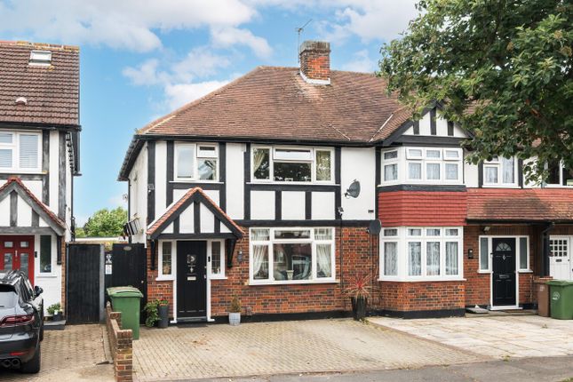 Limes Avenue, Carshalton 3 bed end of terrace house for sale