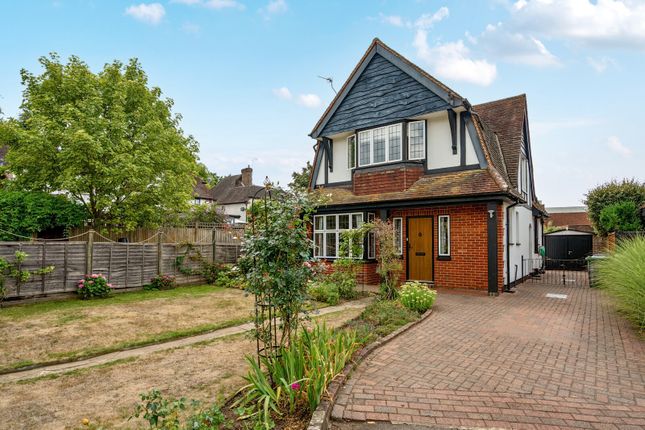 The Close, West Byfleet, KT14 3 bed detached house for sale