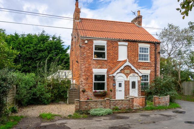 Old Coastguard Cottages, Holmpton 3 bed semi